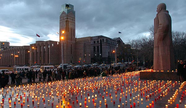 Րաֆֆի Հովհաննիսյան. ««Մարտի 1-ը» պատռեց իշխանությունների դիմակը»