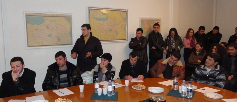 Րաֆֆի Հովհաննիսյանը հանդիպեց երիտասարդների հետ